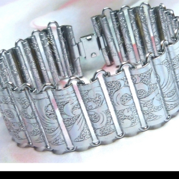 Jewelry - *RARE* Vintage Bright Finish Stainless Steel Embossed Book-Chain Link Bracelet